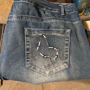 Composition woman’s jeans never been wore but have been washed once.
